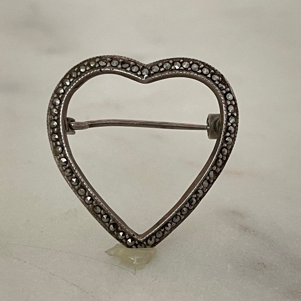 Vintage sterling heart Brooch.